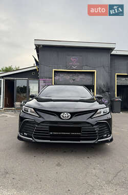 Седан Toyota Camry 2024 в 
