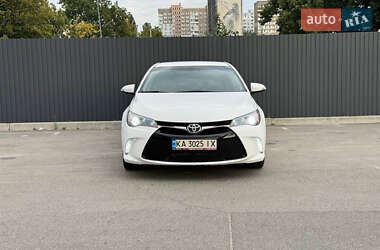 Седан Toyota Camry 2016 в 