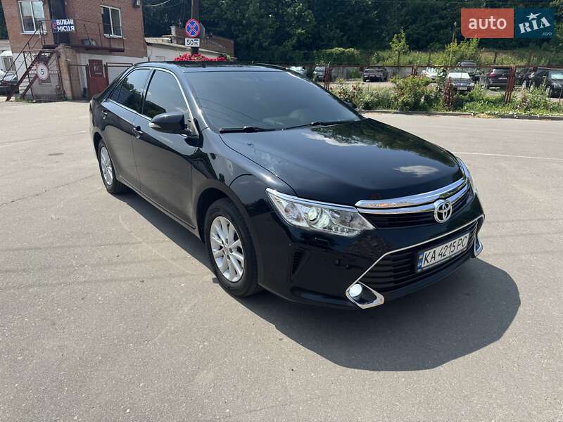 Седан Toyota Camry 2016 в 