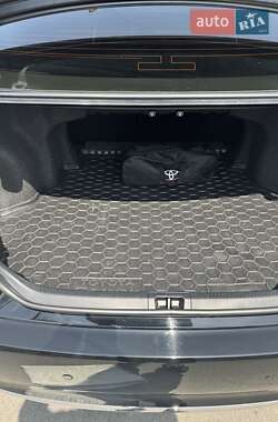 Седан Toyota Camry 2016 в 