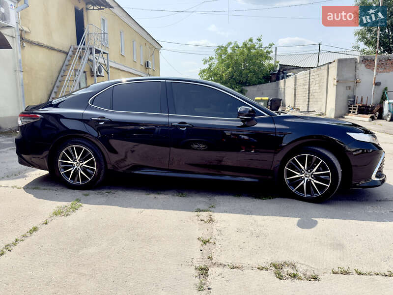 Седан Toyota Camry 2021 в Харькове
