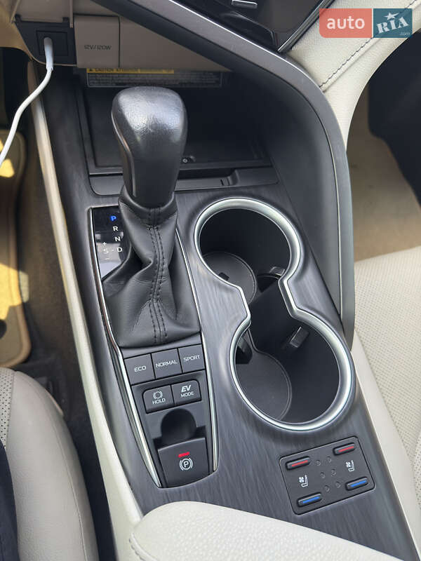Седан Toyota Camry 2021 в Харькове