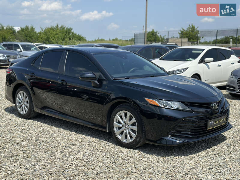 Toyota Camry 2019