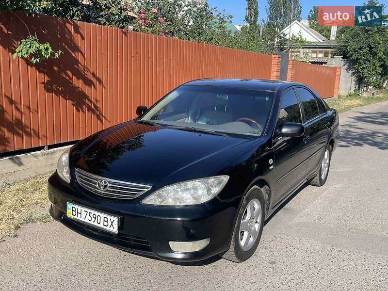 Седан Toyota Camry 2005 в 