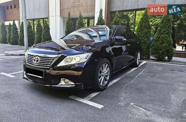 Седан Toyota Camry 2012 в Киеве