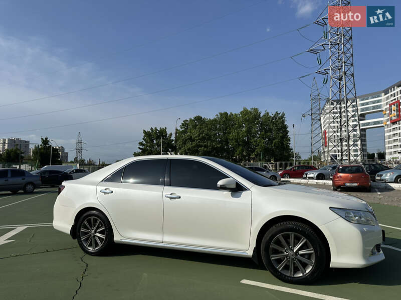 Седан Toyota Camry 2012 в Харькове