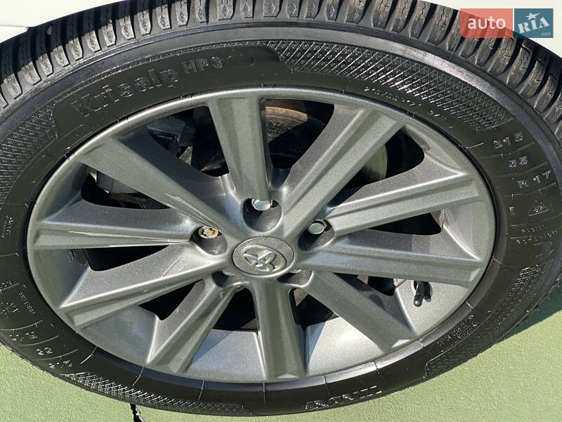 Седан Toyota Camry 2012 в Харькове