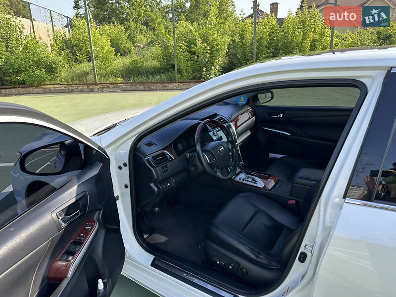 Седан Toyota Camry 2012 в Харькове