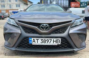 Седан Toyota Camry 2019 в Ивано-Франковске