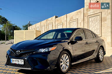 Седан Toyota Camry 2017 в 