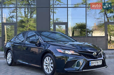 Седан Toyota Camry 2017 в 