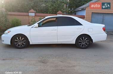 Седан Toyota Camry 2004 в 