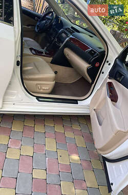 Седан Toyota Camry 2014 в 