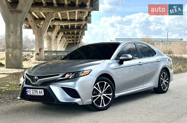 Седан Toyota Camry 2019 в Днепре