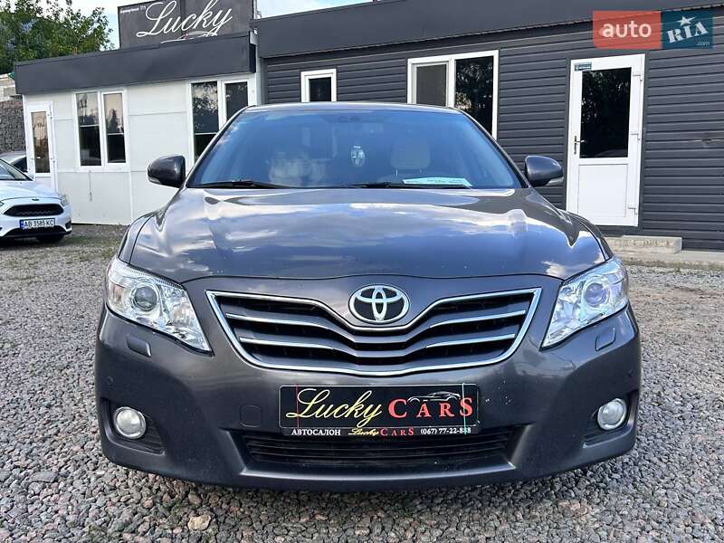 Седан Toyota Camry 2010 в Одессе