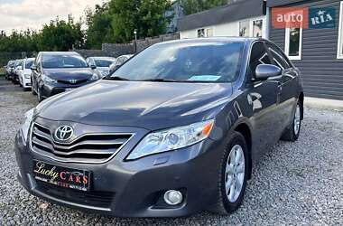 Седан Toyota Camry 2010 в Одессе