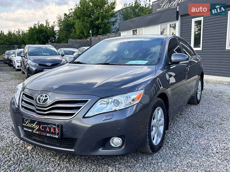 Седан Toyota Camry 2010 в Одессе