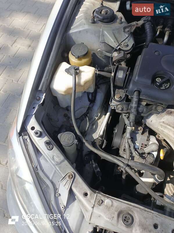 Седан Toyota Camry 2003 в Одессе