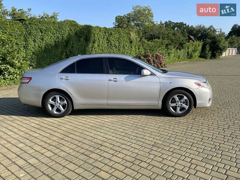 Седан Toyota Camry 2010 в Одессе