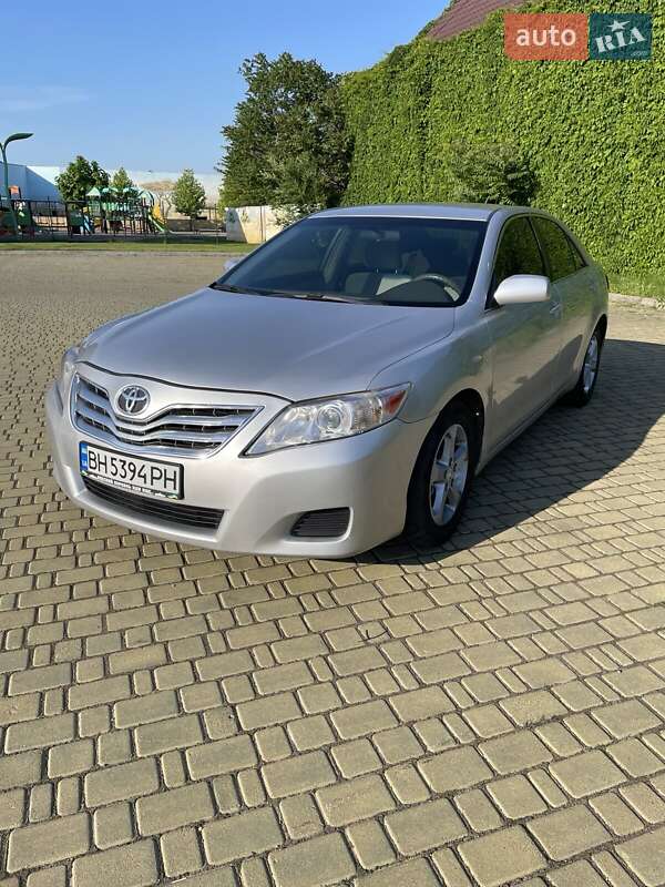 Седан Toyota Camry 2010 в Одессе
