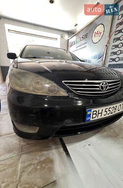 Седан Toyota Camry 2004 в 