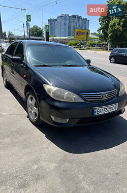 Седан Toyota Camry 2004 в 