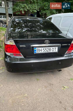 Седан Toyota Camry 2004 в 