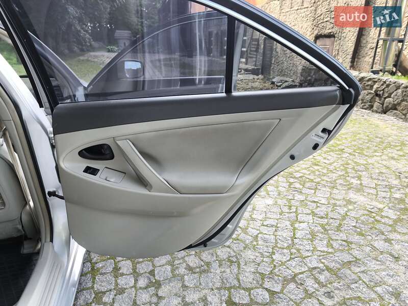 Седан Toyota Camry 2008 в Козятині