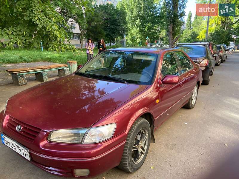 Седан Toyota Camry 1997 в Одесі