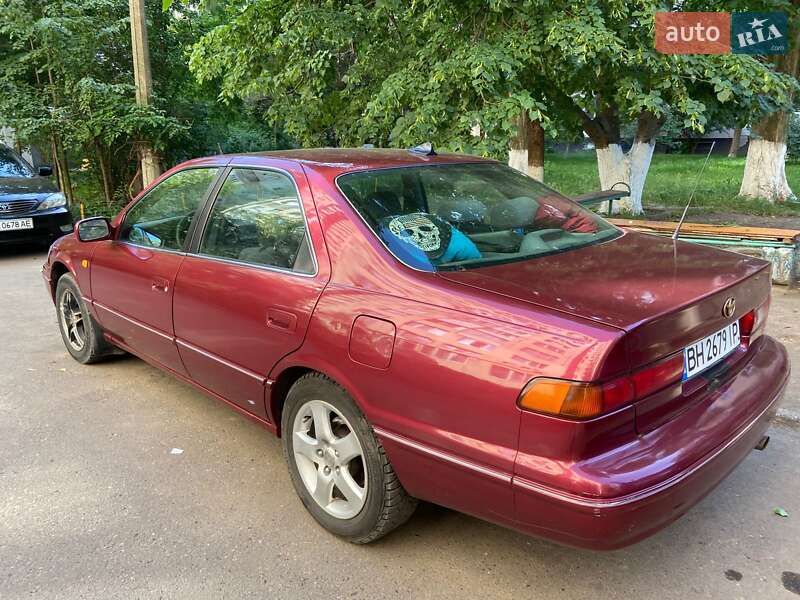 Седан Toyota Camry 1997 в Одесі