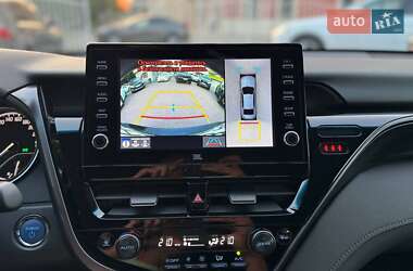 Седан Toyota Camry 2023 в 