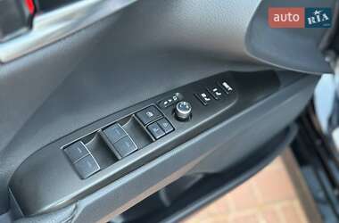 Седан Toyota Camry 2023 в 