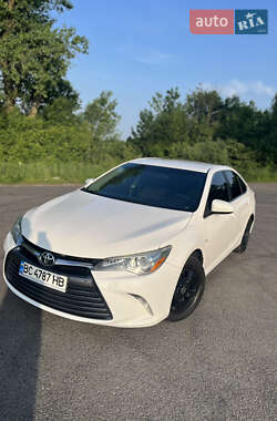 Седан Toyota Camry 2015 в Львове