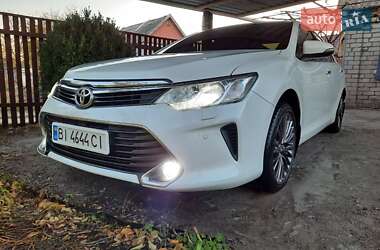 Седан Toyota Camry 2015 в Кременчуге