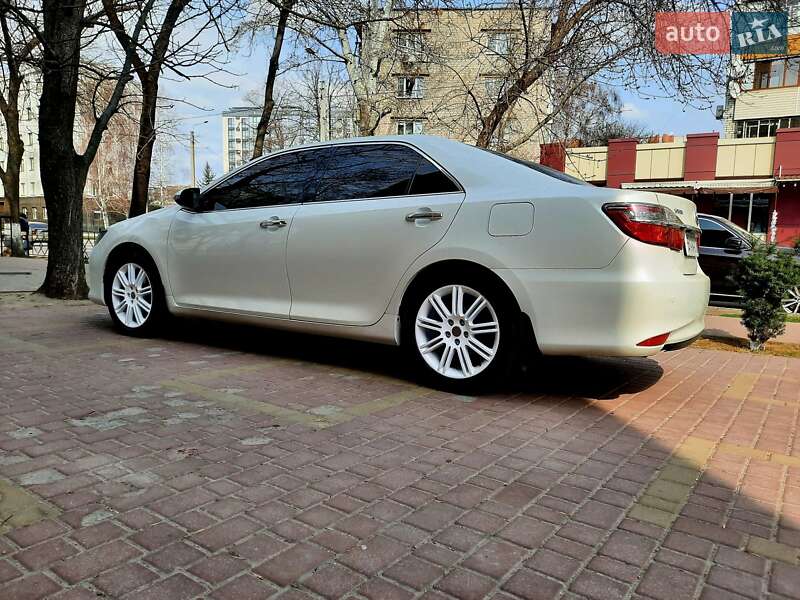 Седан Toyota Camry 2015 в Кременчуці