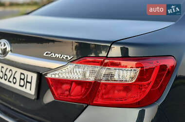 Седан Toyota Camry 2013 в 