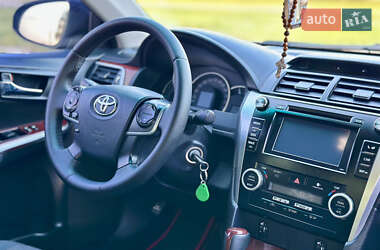 Седан Toyota Camry 2013 в 