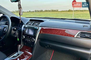 Седан Toyota Camry 2013 в 