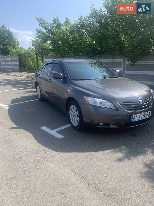 Седан Toyota Camry 2007 в Києві