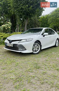 Седан Toyota Camry 2019 в Києві