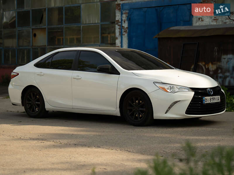 Седан Toyota Camry 2015 в Кременчуці