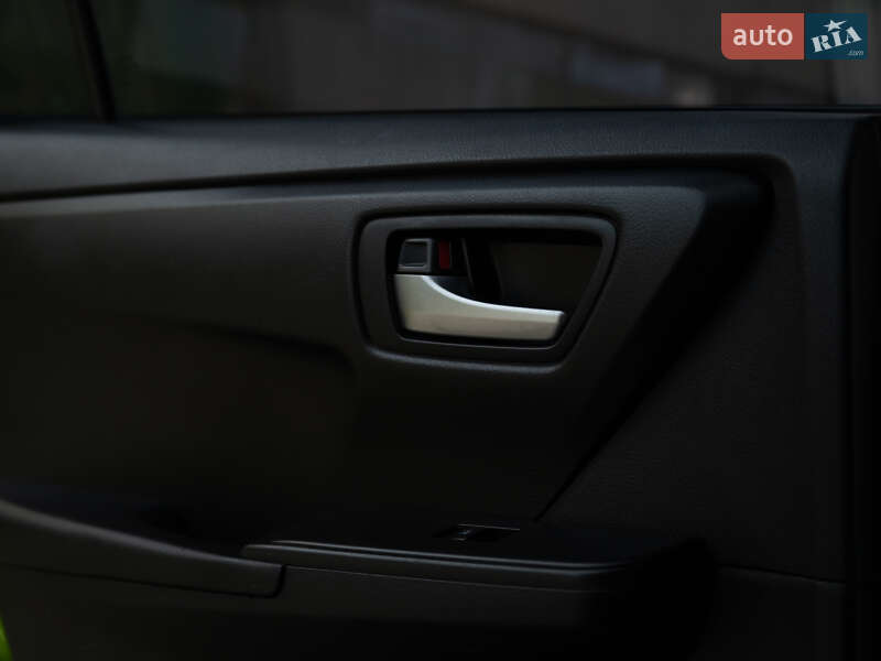 Седан Toyota Camry 2015 в Кременчуці