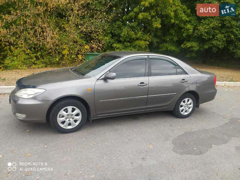 Седан Toyota Camry 2003 в Ізюмі