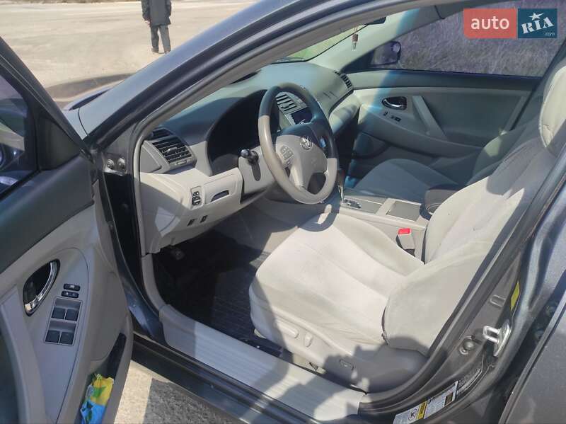 Седан Toyota Camry 2010 в Харкові