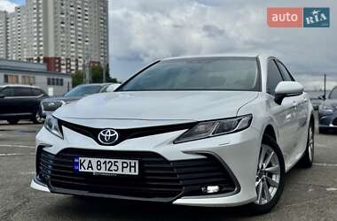 Седан Toyota Camry 2021 в Киеве