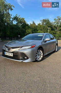 Седан Toyota Camry 2018 в Одессе