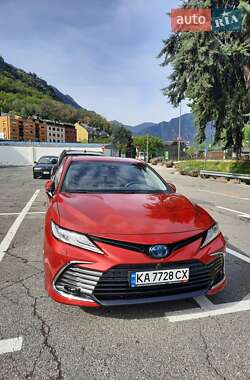 Седан Toyota Camry 2021 в Киеве