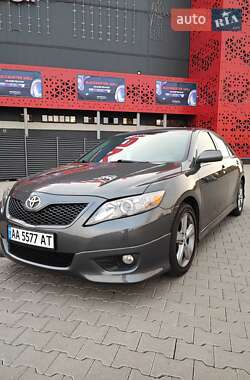 Седан Toyota Camry 2011 в Киеве