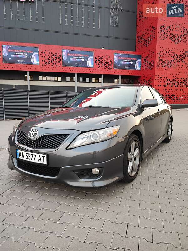 Toyota Camry 2011