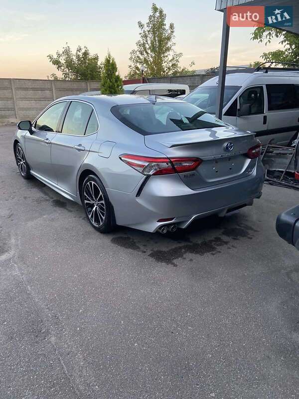 Седан Toyota Camry 2018 в Львове